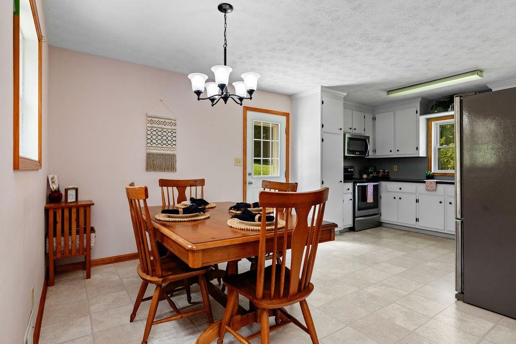 18 BROADHEAD SCHOOL RD, GREENVILLE, Virginia 24440, 4 Bedrooms Bedrooms, ,3 BathroomsBathrooms,Residential,18 BROADHEAD SCHOOL RD,666768 MLS # 666768