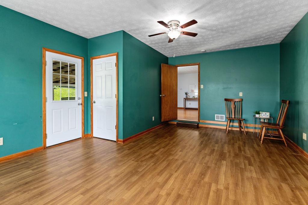 18 BROADHEAD SCHOOL RD, GREENVILLE, Virginia 24440, 4 Bedrooms Bedrooms, ,3 BathroomsBathrooms,Residential,18 BROADHEAD SCHOOL RD,666768 MLS # 666768