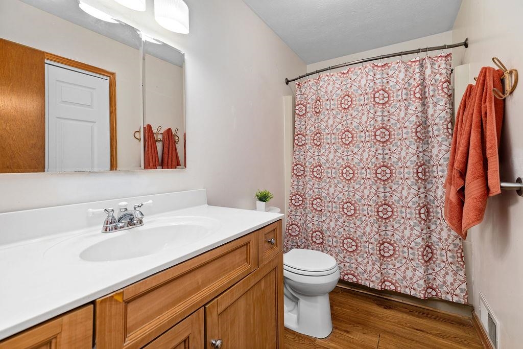 18 BROADHEAD SCHOOL RD, GREENVILLE, Virginia 24440, 4 Bedrooms Bedrooms, ,3 BathroomsBathrooms,Residential,18 BROADHEAD SCHOOL RD,666768 MLS # 666768