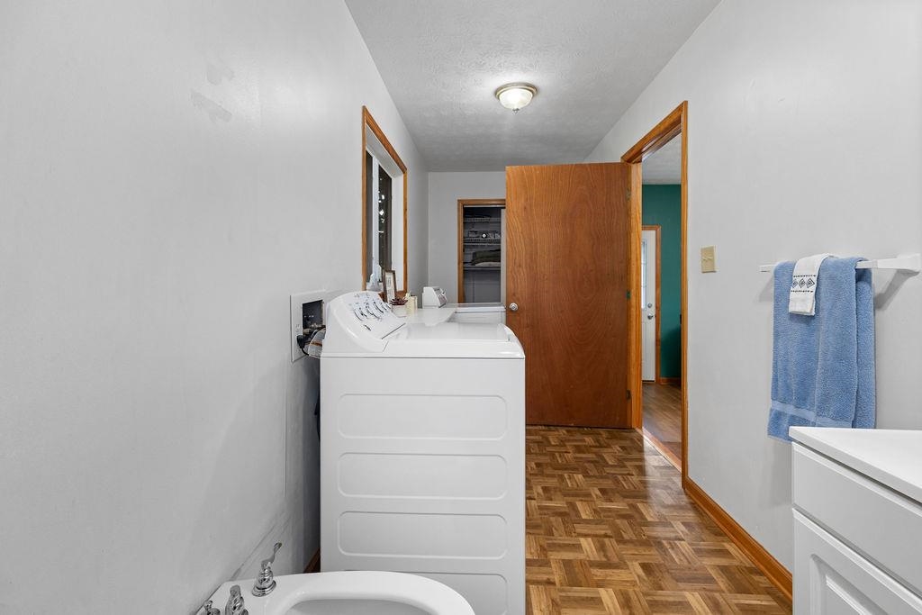 18 BROADHEAD SCHOOL RD, GREENVILLE, Virginia 24440, 4 Bedrooms Bedrooms, ,3 BathroomsBathrooms,Residential,18 BROADHEAD SCHOOL RD,666768 MLS # 666768