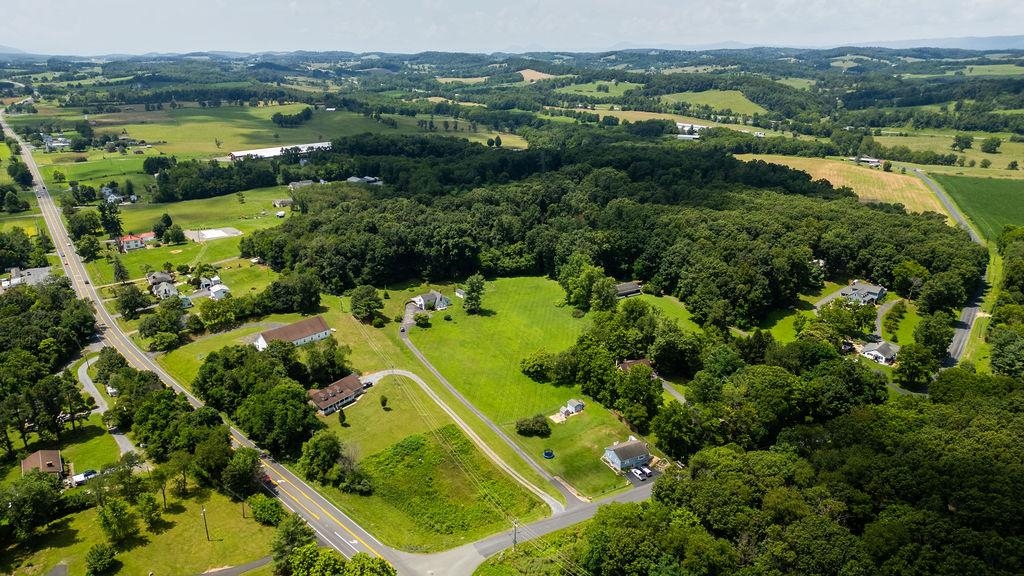 18 BROADHEAD SCHOOL RD, GREENVILLE, Virginia 24440, 4 Bedrooms Bedrooms, ,3 BathroomsBathrooms,Residential,18 BROADHEAD SCHOOL RD,666768 MLS # 666768