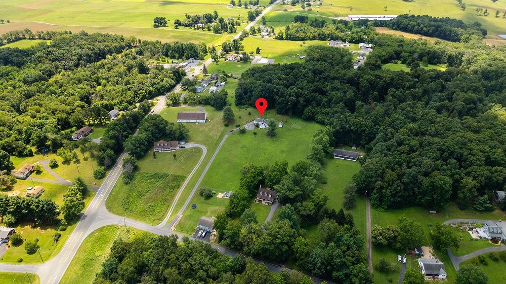 18 BROADHEAD SCHOOL RD, GREENVILLE, Virginia 24440, 4 Bedrooms Bedrooms, ,3 BathroomsBathrooms,Residential,18 BROADHEAD SCHOOL RD,666768 MLS # 666768