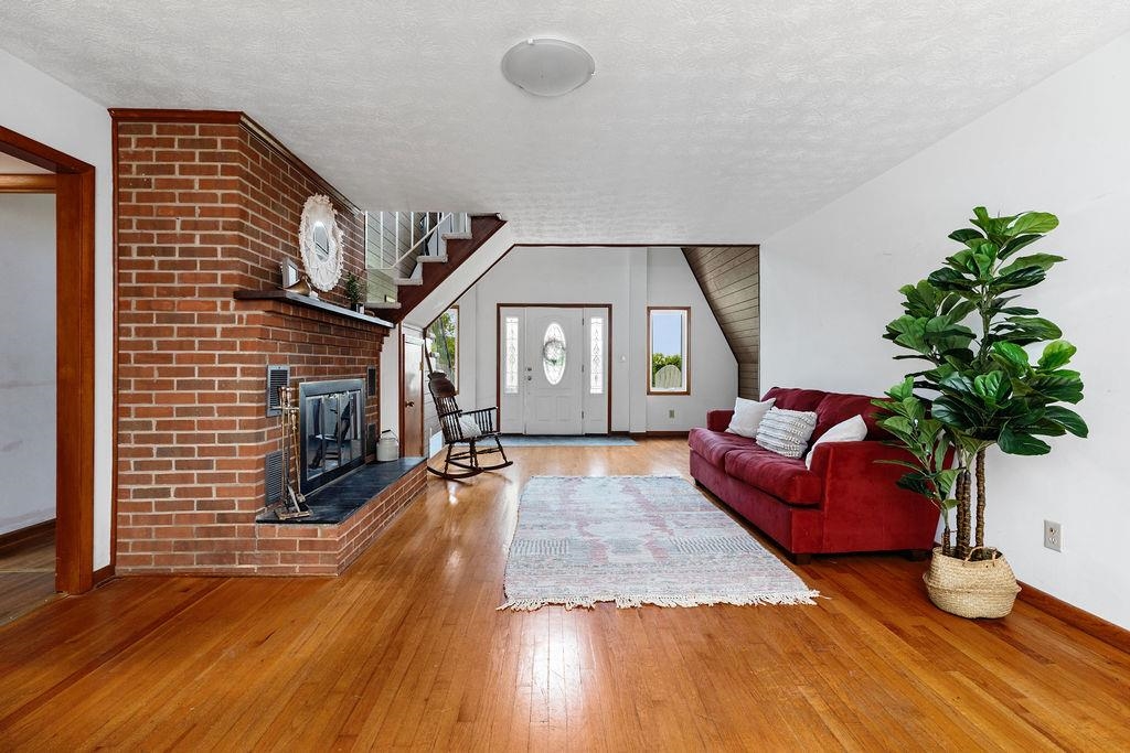 18 BROADHEAD SCHOOL RD, GREENVILLE, Virginia 24440, 4 Bedrooms Bedrooms, ,3 BathroomsBathrooms,Residential,18 BROADHEAD SCHOOL RD,666768 MLS # 666768