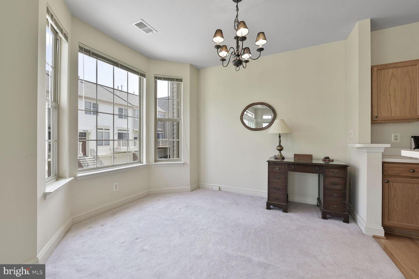 46367 PRYOR SQ #84, STERLING, Virginia 20165, 2 Bedrooms Bedrooms, ,2 BathroomsBathrooms,Residential,For sale,46367 PRYOR SQ #84,VALO2098366 MLS # VALO2098366