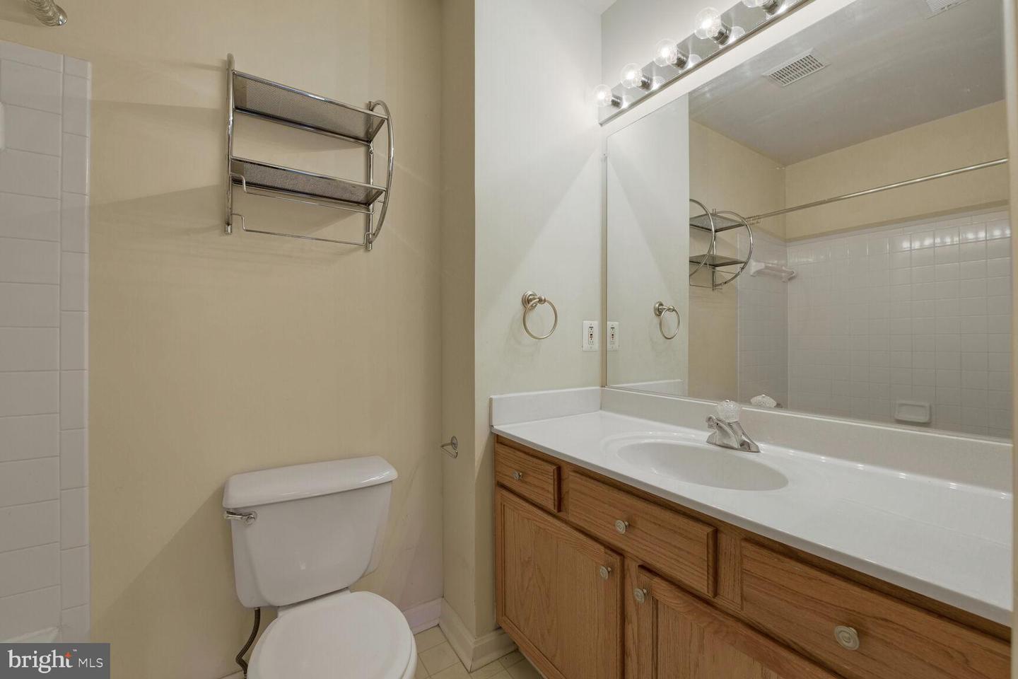 46367 PRYOR SQ #84, STERLING, Virginia 20165, 2 Bedrooms Bedrooms, ,2 BathroomsBathrooms,Residential,For sale,46367 PRYOR SQ #84,VALO2098366 MLS # VALO2098366