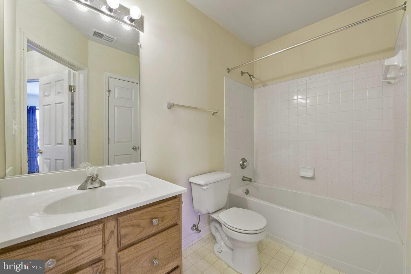 46367 PRYOR SQ #84, STERLING, Virginia 20165, 2 Bedrooms Bedrooms, ,2 BathroomsBathrooms,Residential,For sale,46367 PRYOR SQ #84,VALO2098366 MLS # VALO2098366