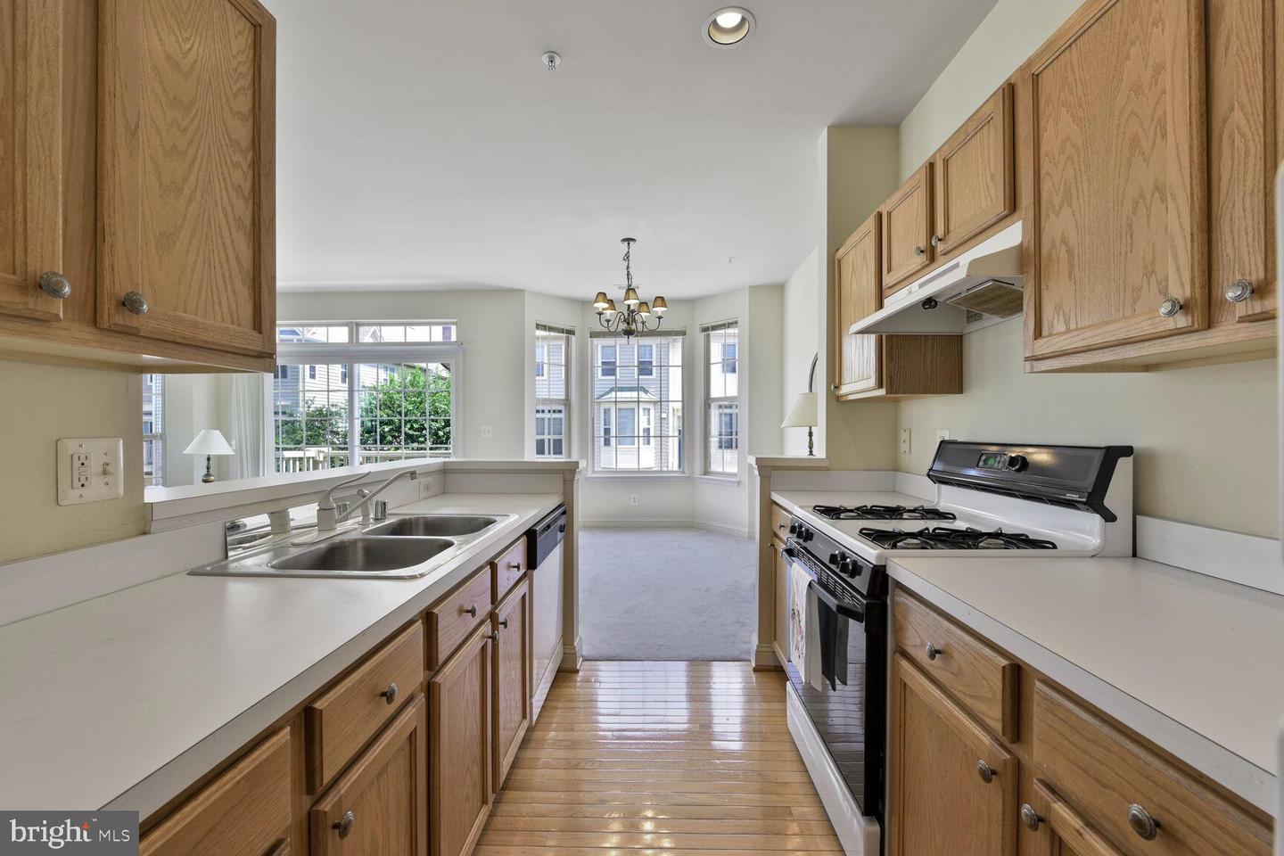 46367 PRYOR SQ #84, STERLING, Virginia 20165, 2 Bedrooms Bedrooms, ,2 BathroomsBathrooms,Residential,For sale,46367 PRYOR SQ #84,VALO2098366 MLS # VALO2098366