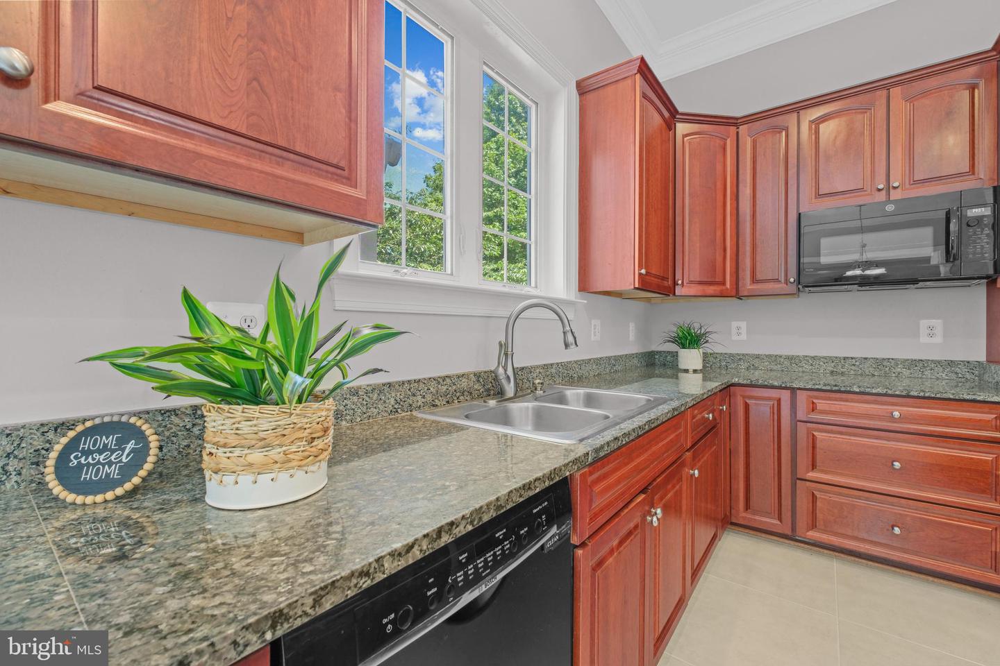 4054 SAPLING WAY, TRIANGLE, Virginia 22172, 4 Bedrooms Bedrooms, ,3 BathroomsBathrooms,Residential,For sale,4054 SAPLING WAY,VAPW2095968 MLS # VAPW2095968