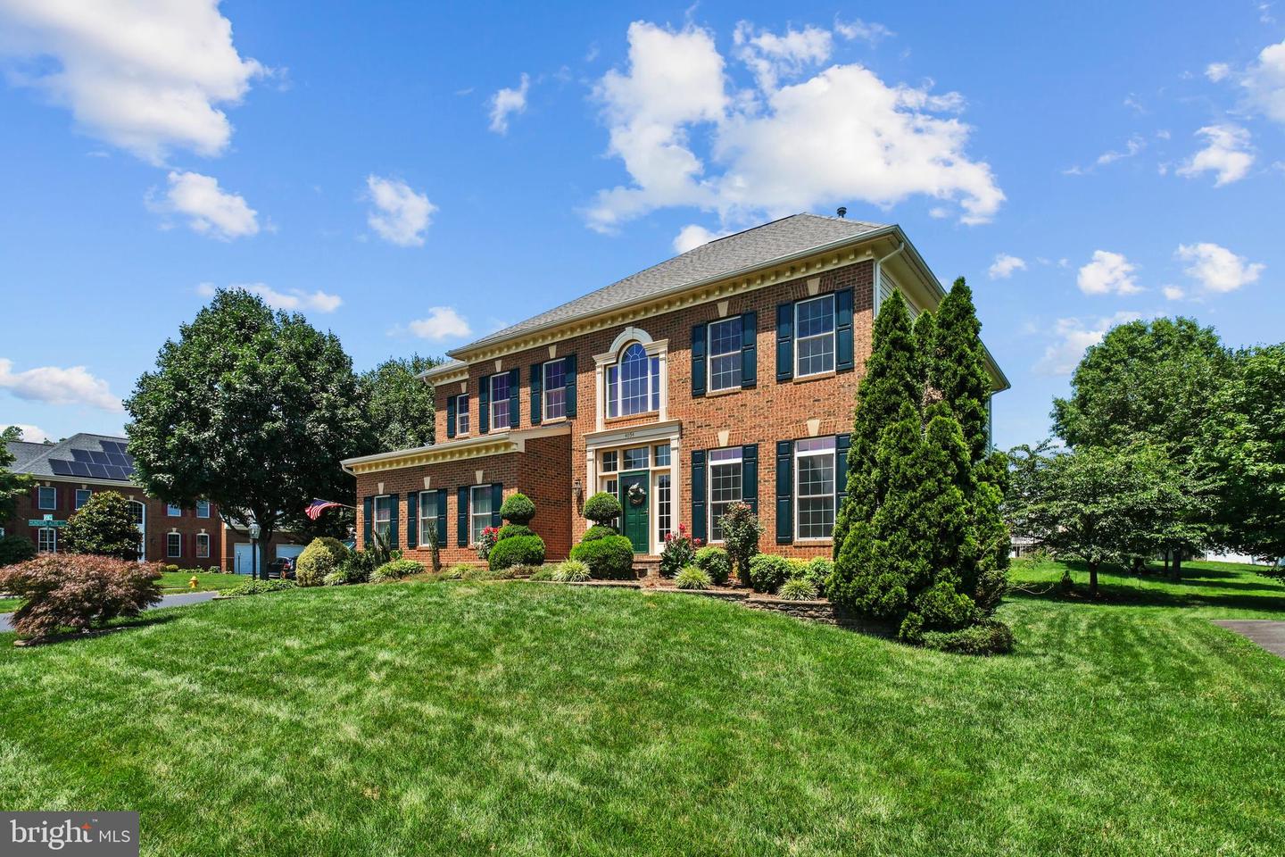 4054 SAPLING WAY, TRIANGLE, Virginia 22172, 4 Bedrooms Bedrooms, ,3 BathroomsBathrooms,Residential,For sale,4054 SAPLING WAY,VAPW2095968 MLS # VAPW2095968
