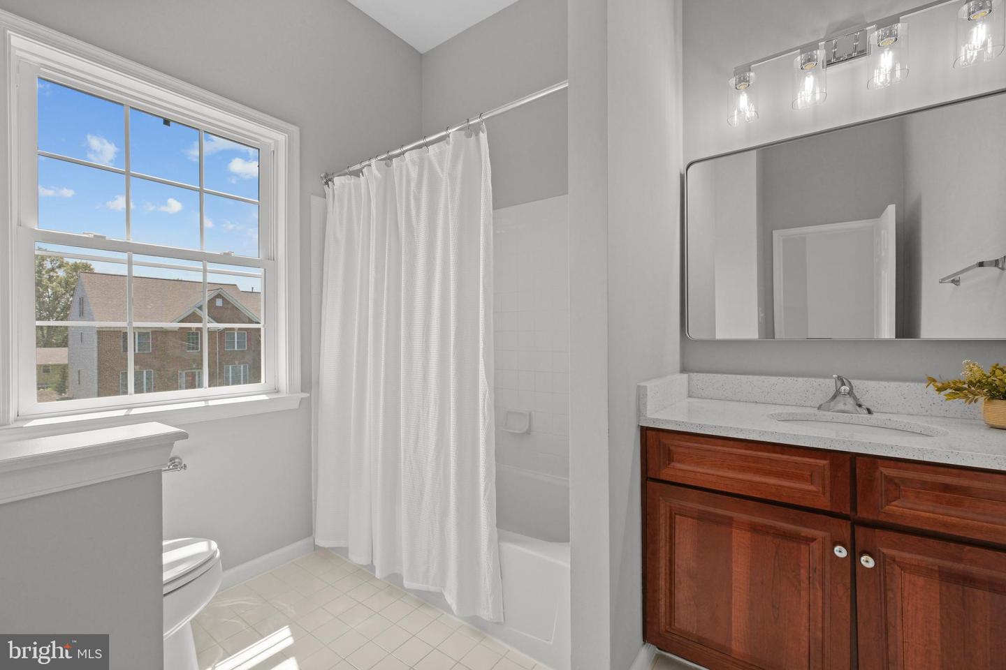 4054 SAPLING WAY, TRIANGLE, Virginia 22172, 4 Bedrooms Bedrooms, ,3 BathroomsBathrooms,Residential,For sale,4054 SAPLING WAY,VAPW2095968 MLS # VAPW2095968