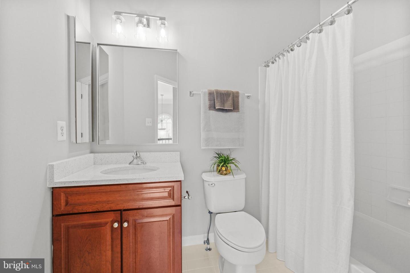 4054 SAPLING WAY, TRIANGLE, Virginia 22172, 4 Bedrooms Bedrooms, ,3 BathroomsBathrooms,Residential,For sale,4054 SAPLING WAY,VAPW2095968 MLS # VAPW2095968