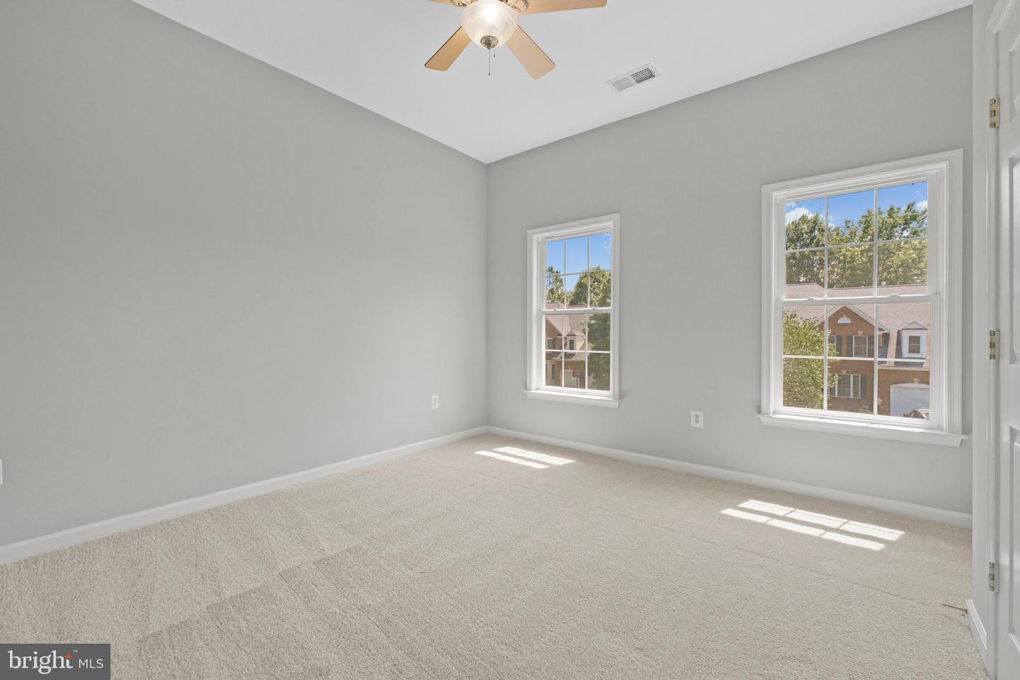4054 SAPLING WAY, TRIANGLE, Virginia 22172, 4 Bedrooms Bedrooms, ,3 BathroomsBathrooms,Residential,For sale,4054 SAPLING WAY,VAPW2095968 MLS # VAPW2095968