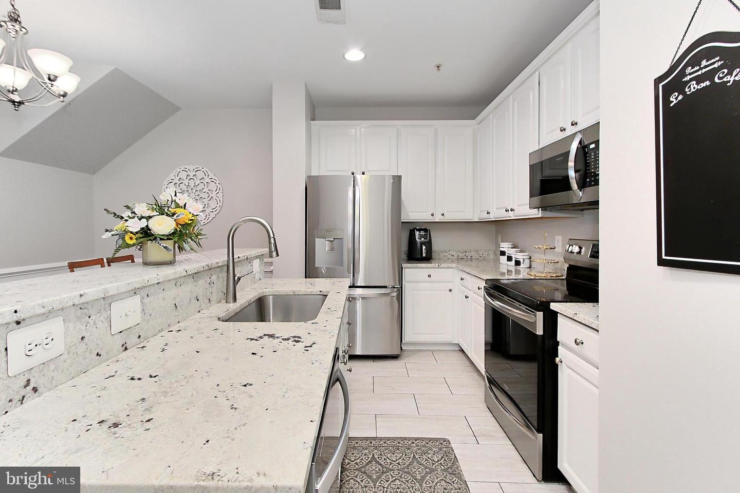 4463A BEACON GROVE CIR #702A, FAIRFAX, Virginia 22033, 2 Bedrooms Bedrooms, ,2 BathroomsBathrooms,Residential,For sale,4463A BEACON GROVE CIR #702A,VAFX2244646 MLS # VAFX2244646