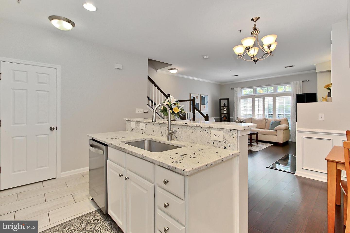 4463A BEACON GROVE CIR #702A, FAIRFAX, Virginia 22033, 2 Bedrooms Bedrooms, ,2 BathroomsBathrooms,Residential,For sale,4463A BEACON GROVE CIR #702A,VAFX2244646 MLS # VAFX2244646