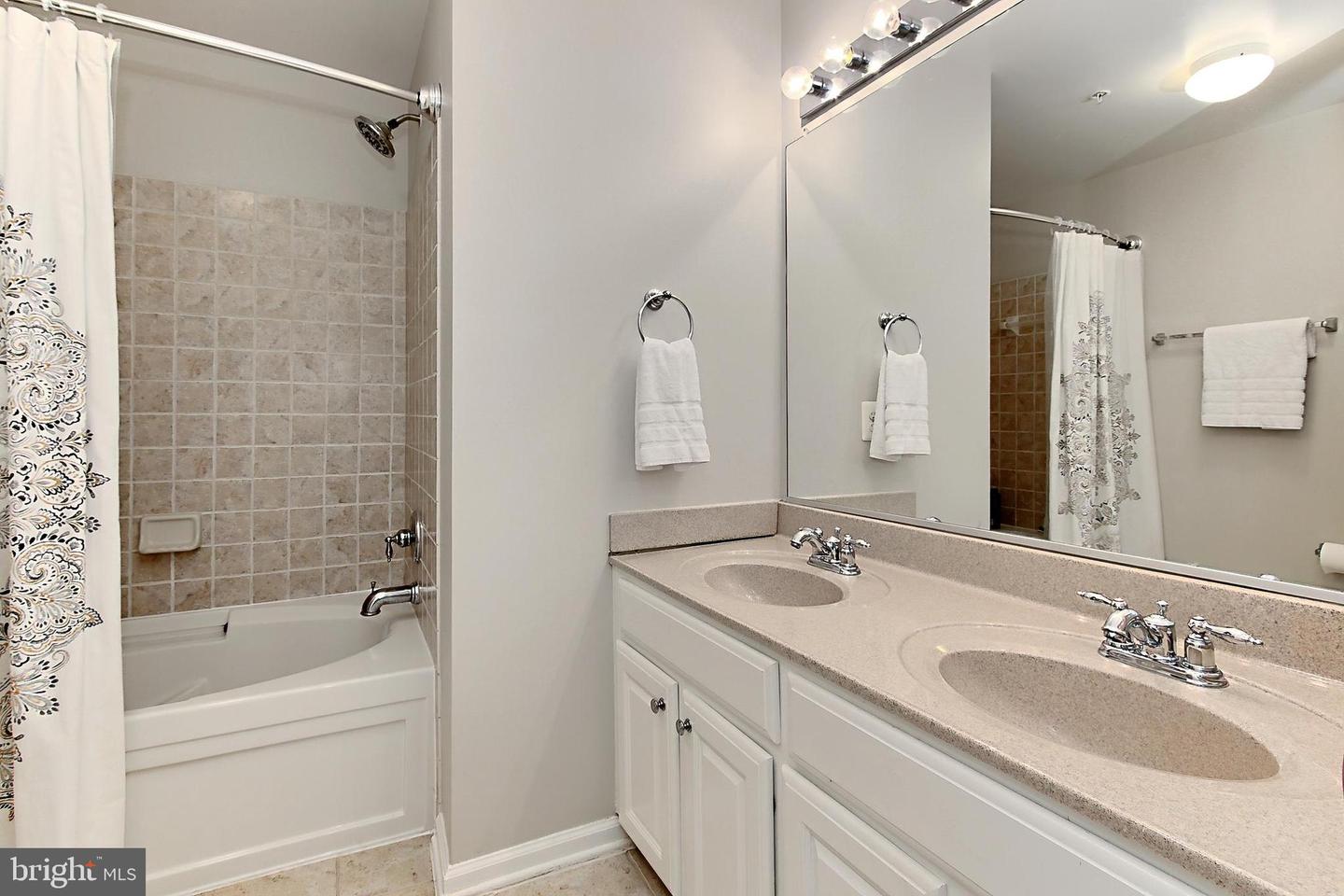 4463A BEACON GROVE CIR #702A, FAIRFAX, Virginia 22033, 2 Bedrooms Bedrooms, ,2 BathroomsBathrooms,Residential,For sale,4463A BEACON GROVE CIR #702A,VAFX2244646 MLS # VAFX2244646