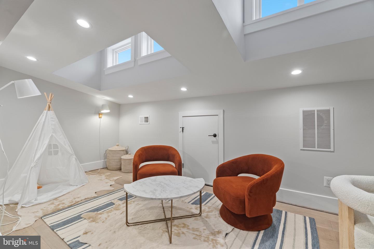 1419 BUCHANAN ST NW, WASHINGTON, District Of Columbia 20011, 6 Bedrooms Bedrooms, ,4 BathroomsBathrooms,Residential,For sale,1419 BUCHANAN ST NW,DCDC2203616 MLS # DCDC2203616