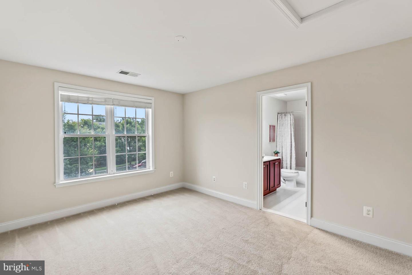 15562 ADMIRAL BAKER CIR, HAYMARKET, Virginia 20169, 3 Bedrooms Bedrooms, ,2 BathroomsBathrooms,Residential,For sale,15562 ADMIRAL BAKER CIR,VAPW2096290 MLS # VAPW2096290