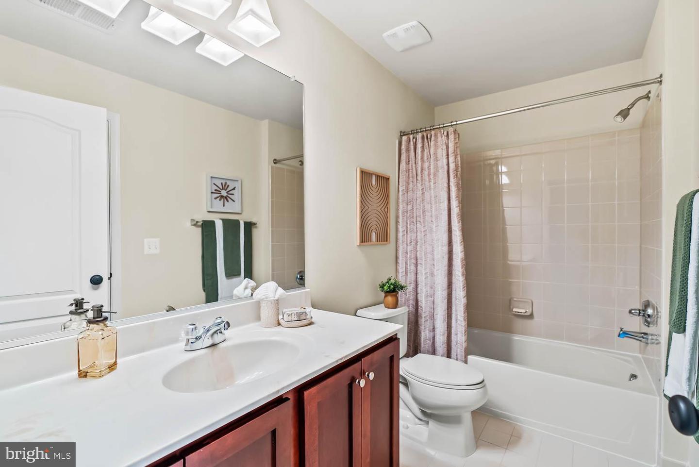 15562 ADMIRAL BAKER CIR, HAYMARKET, Virginia 20169, 3 Bedrooms Bedrooms, ,2 BathroomsBathrooms,Residential,For sale,15562 ADMIRAL BAKER CIR,VAPW2096290 MLS # VAPW2096290