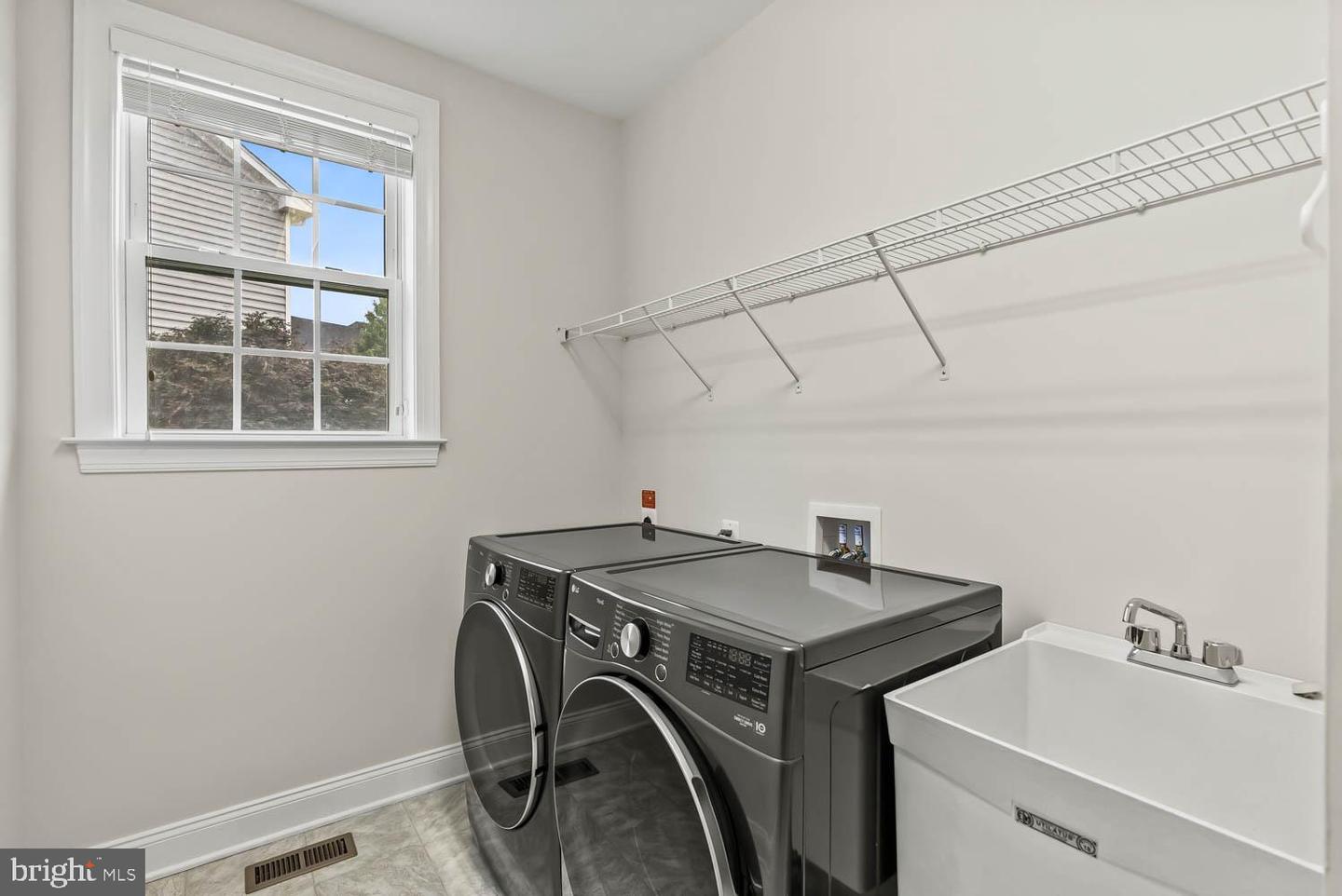 15562 ADMIRAL BAKER CIR, HAYMARKET, Virginia 20169, 3 Bedrooms Bedrooms, ,2 BathroomsBathrooms,Residential,For sale,15562 ADMIRAL BAKER CIR,VAPW2096290 MLS # VAPW2096290