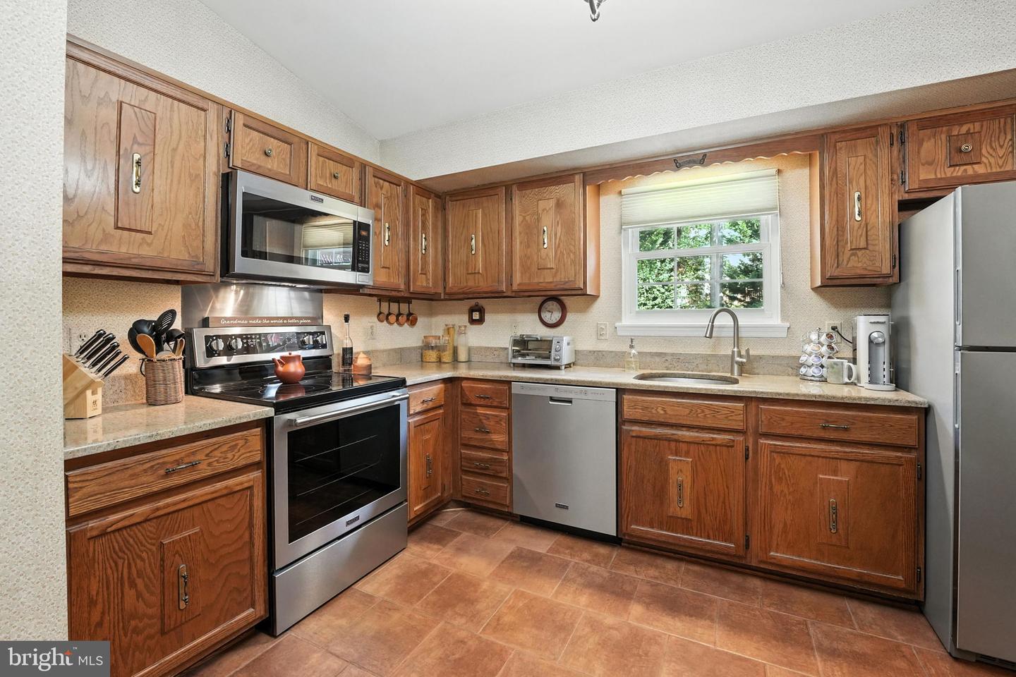 3382 FLINT HILL PL, WOODBRIDGE, Virginia 22192, 4 Bedrooms Bedrooms, ,2 BathroomsBathrooms,Residential,For sale,3382 FLINT HILL PL,VAPW2096442 MLS # VAPW2096442