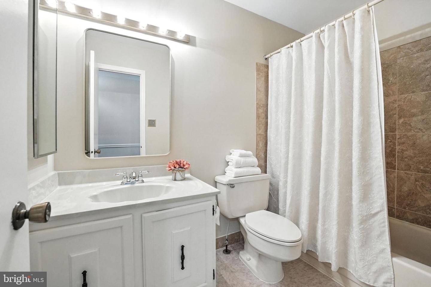 3382 FLINT HILL PL, WOODBRIDGE, Virginia 22192, 4 Bedrooms Bedrooms, ,2 BathroomsBathrooms,Residential,For sale,3382 FLINT HILL PL,VAPW2096442 MLS # VAPW2096442