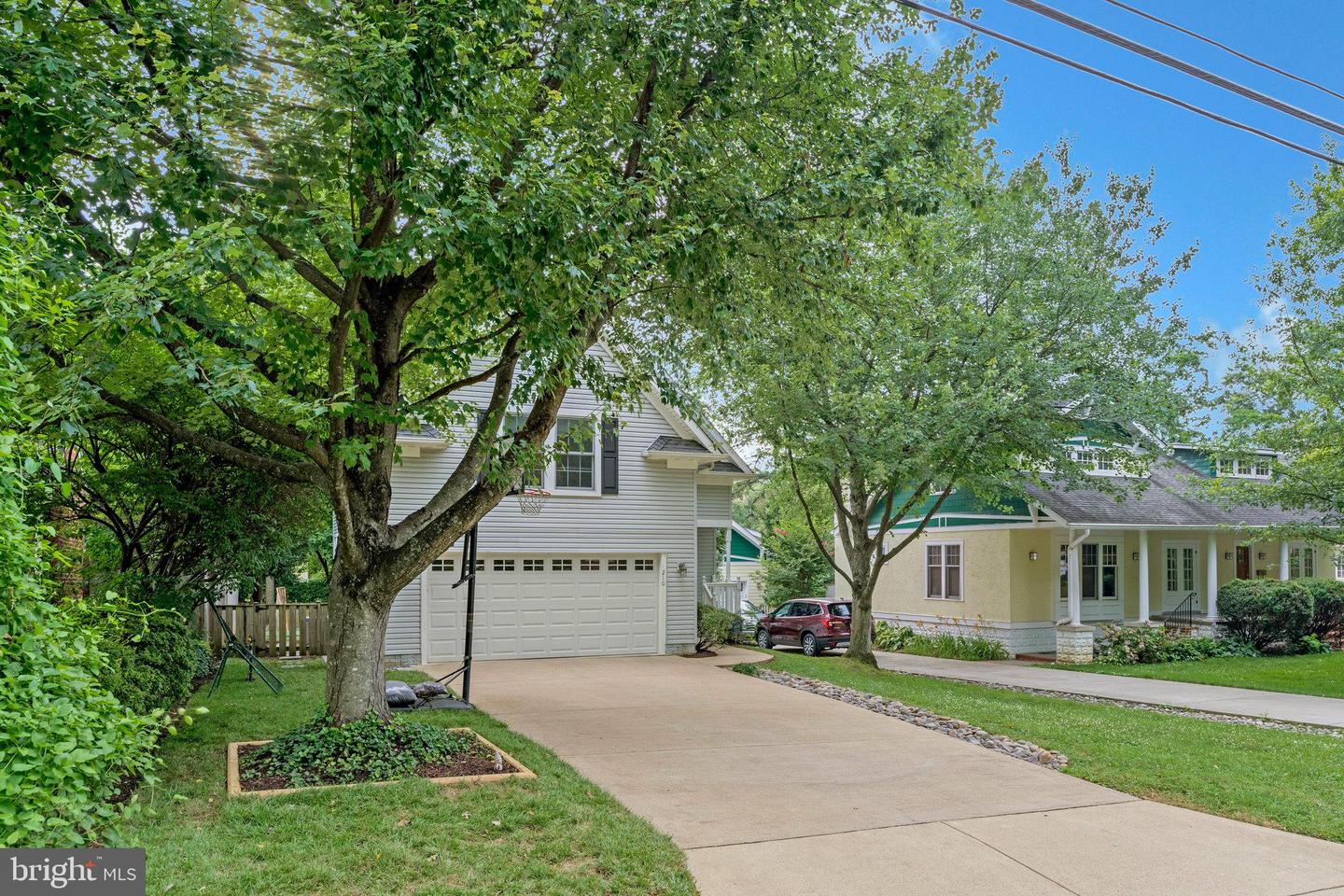 210 N OAK ST, FALLS CHURCH, Virginia 22046, 5 Bedrooms Bedrooms, ,3 BathroomsBathrooms,Residential,For sale,210 N OAK ST,VAFA2003080 MLS # VAFA2003080