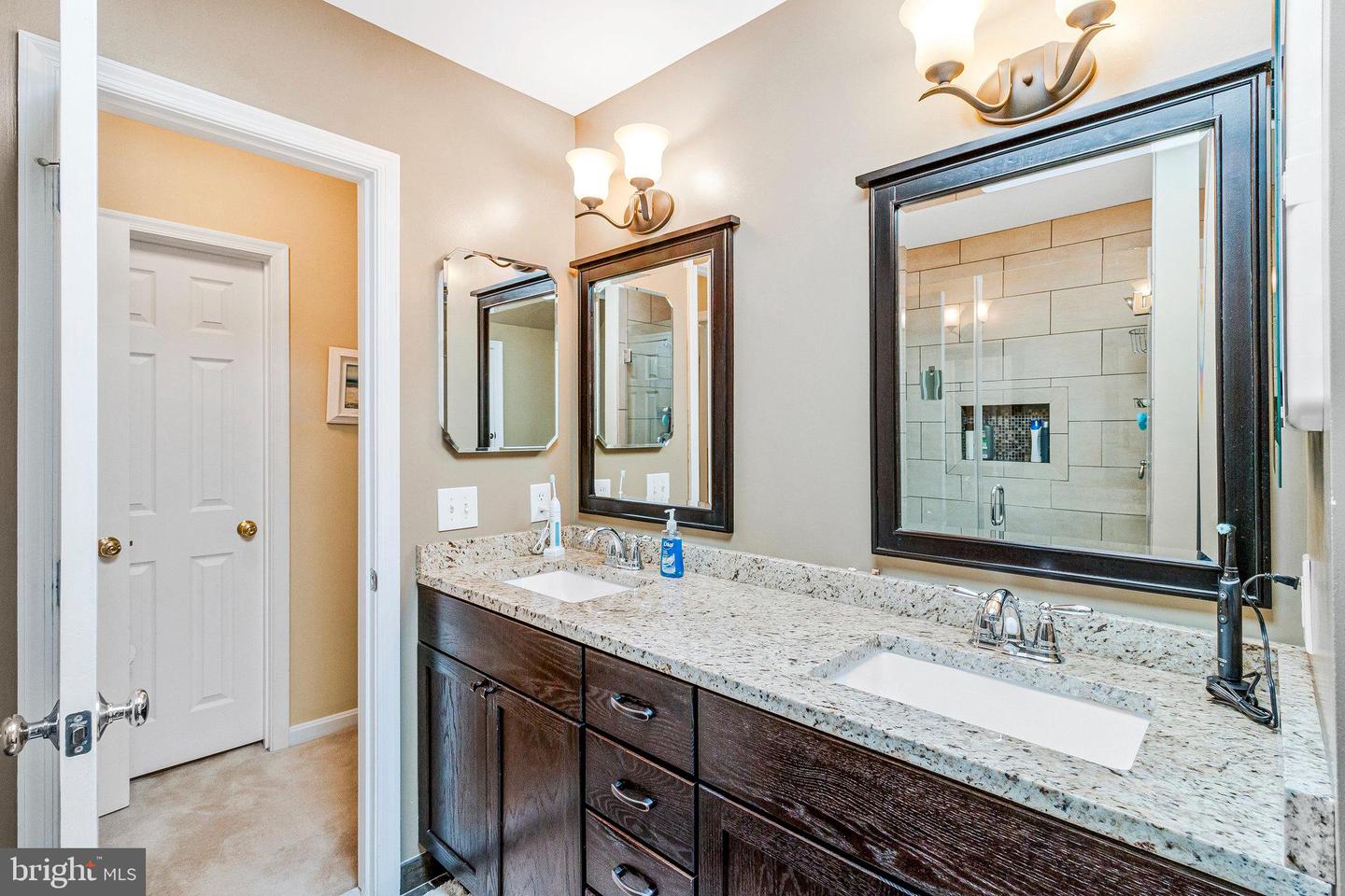 210 N OAK ST, FALLS CHURCH, Virginia 22046, 5 Bedrooms Bedrooms, ,3 BathroomsBathrooms,Residential,For sale,210 N OAK ST,VAFA2003080 MLS # VAFA2003080