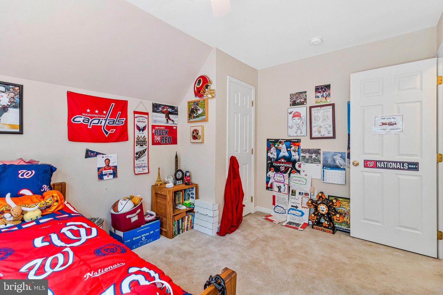 210 N OAK ST, FALLS CHURCH, Virginia 22046, 5 Bedrooms Bedrooms, ,3 BathroomsBathrooms,Residential,For sale,210 N OAK ST,VAFA2003080 MLS # VAFA2003080