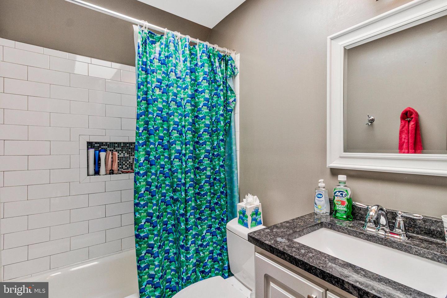 210 N OAK ST, FALLS CHURCH, Virginia 22046, 5 Bedrooms Bedrooms, ,3 BathroomsBathrooms,Residential,For sale,210 N OAK ST,VAFA2003080 MLS # VAFA2003080