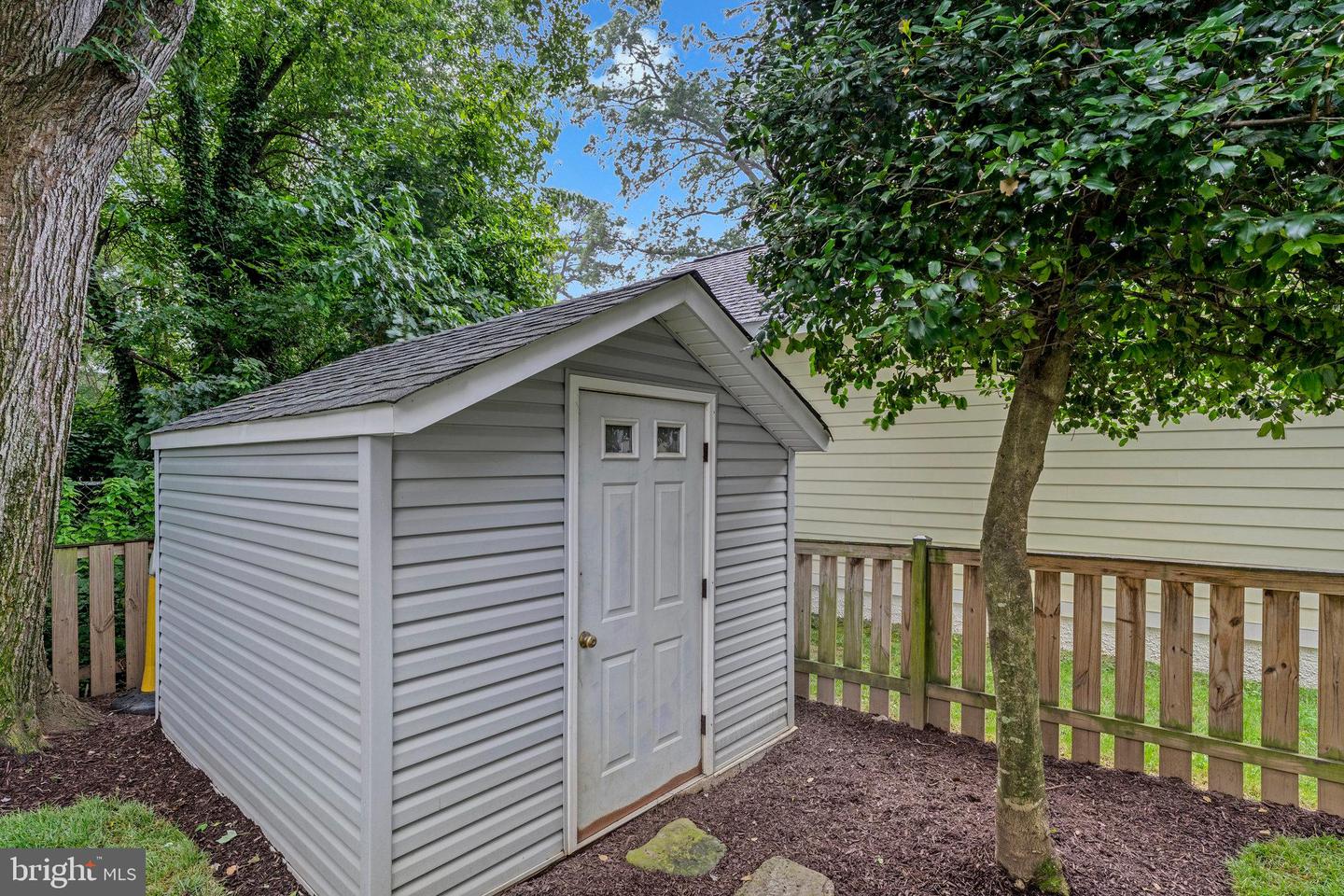 210 N OAK ST, FALLS CHURCH, Virginia 22046, 5 Bedrooms Bedrooms, ,3 BathroomsBathrooms,Residential,For sale,210 N OAK ST,VAFA2003080 MLS # VAFA2003080