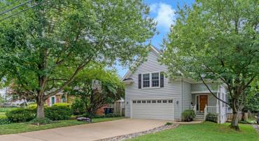 210 N OAK ST, FALLS CHURCH, Virginia 22046, 5 Bedrooms Bedrooms, ,3 BathroomsBathrooms,Residential,For sale,210 N OAK ST,VAFA2003080 MLS # VAFA2003080