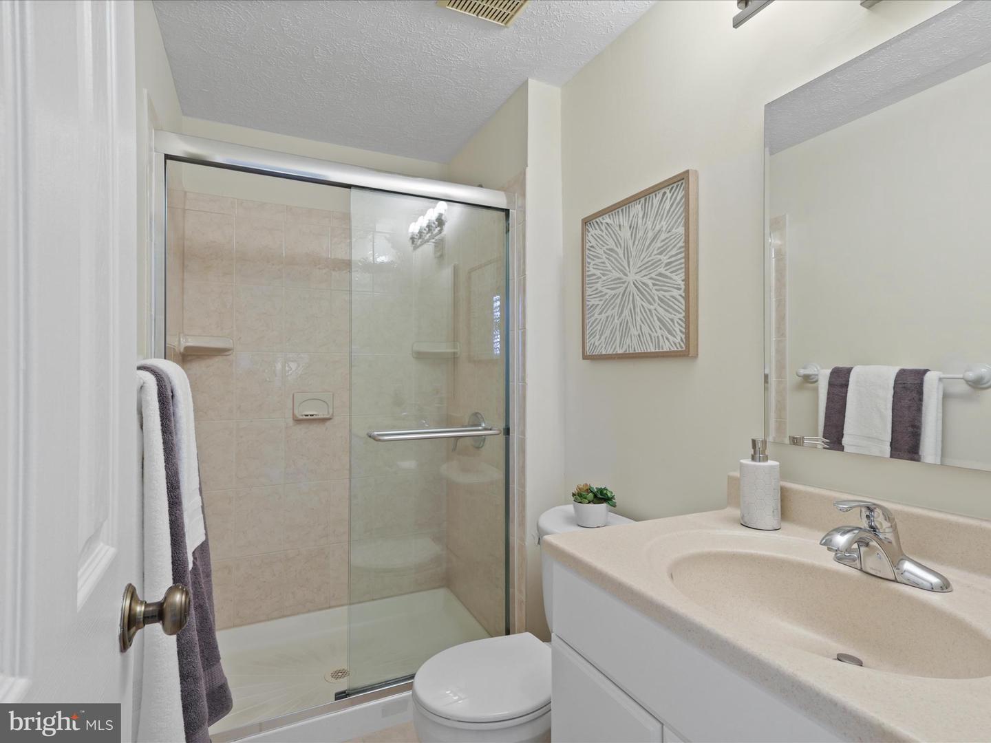 6143 WINDWARD DR, BURKE, Virginia 22015, 3 Bedrooms Bedrooms, ,2 BathroomsBathrooms,Residential,For sale,6143 WINDWARD DR,VAFX2246434 MLS # VAFX2246434
