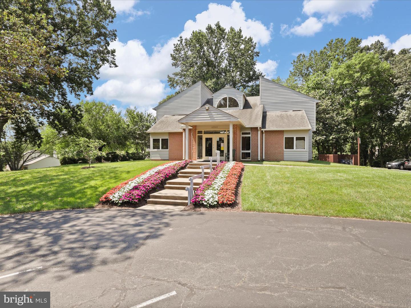 6143 WINDWARD DR, BURKE, Virginia 22015, 3 Bedrooms Bedrooms, ,2 BathroomsBathrooms,Residential,For sale,6143 WINDWARD DR,VAFX2246434 MLS # VAFX2246434