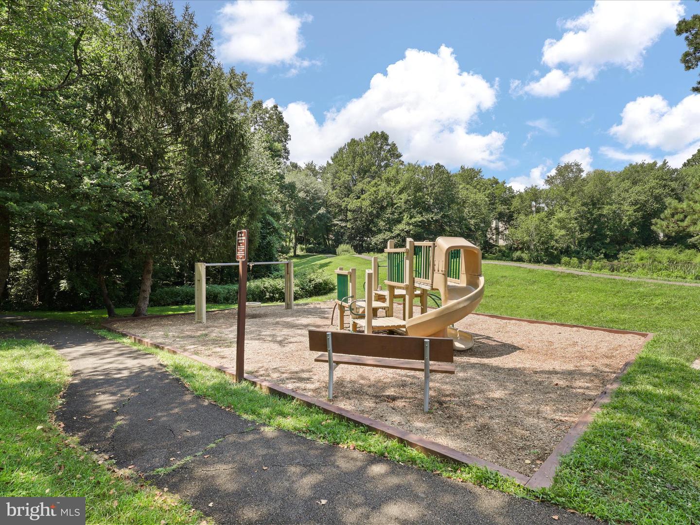 6143 WINDWARD DR, BURKE, Virginia 22015, 3 Bedrooms Bedrooms, ,2 BathroomsBathrooms,Residential,For sale,6143 WINDWARD DR,VAFX2246434 MLS # VAFX2246434