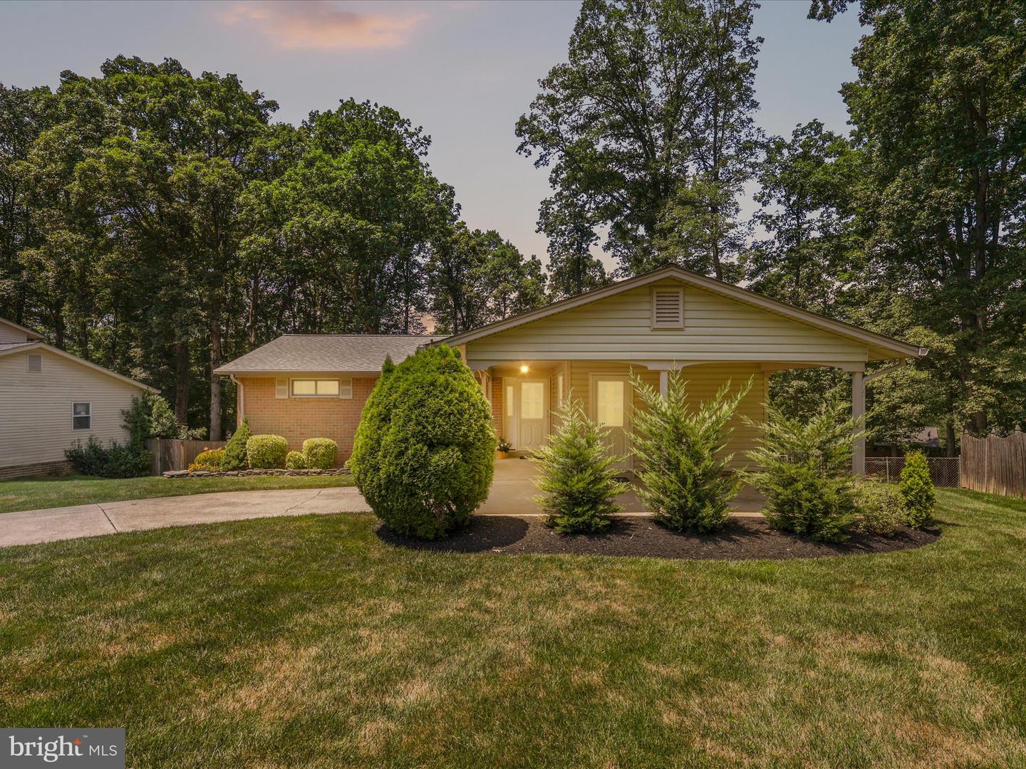 10020 EASTLAKE DR, FAIRFAX, Virginia 22032, 4 Bedrooms Bedrooms, ,2 BathroomsBathrooms,Residential,For sale,10020 EASTLAKE DR,VAFX2246446 MLS # VAFX2246446