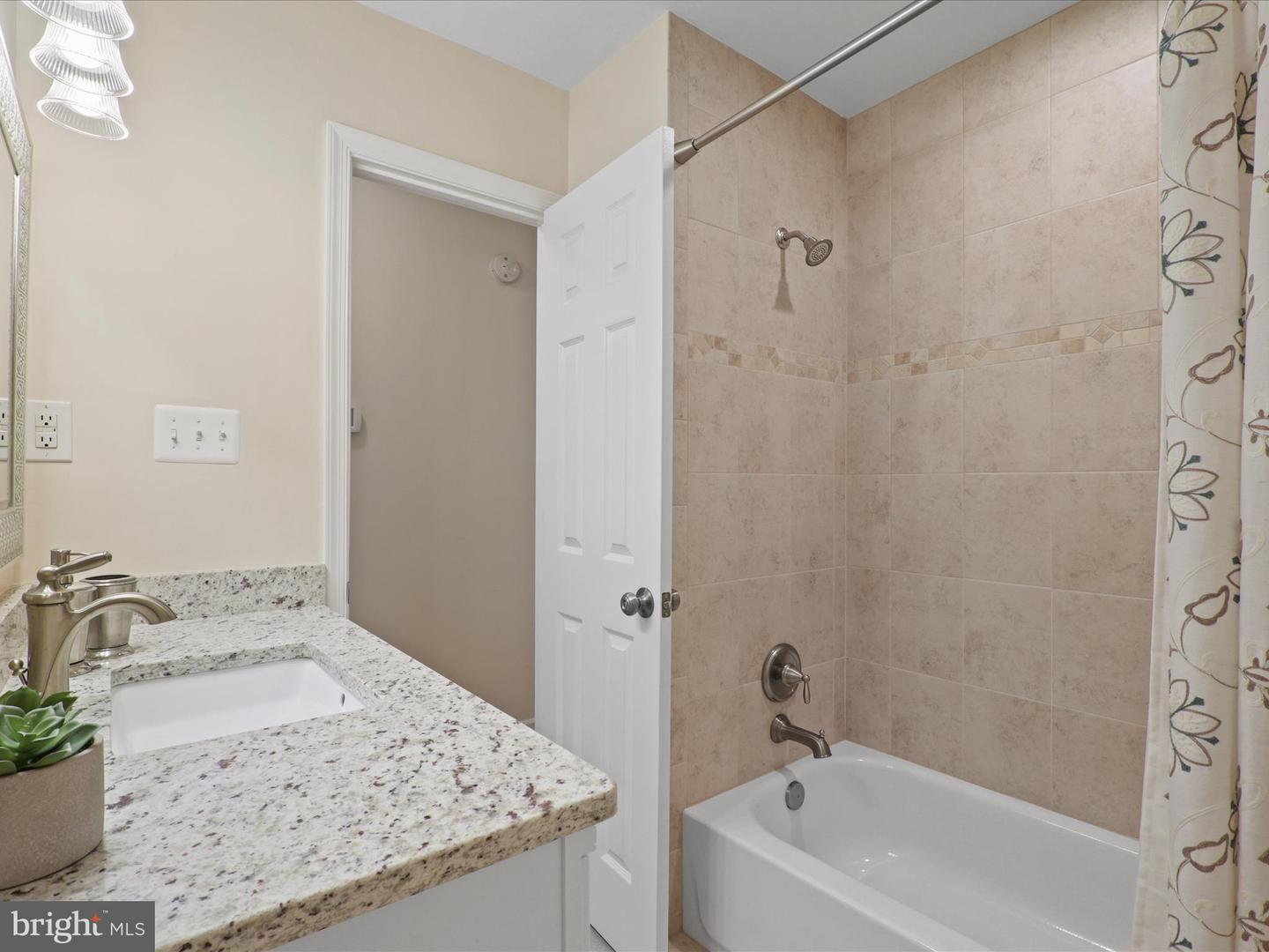 10020 EASTLAKE DR, FAIRFAX, Virginia 22032, 4 Bedrooms Bedrooms, ,2 BathroomsBathrooms,Residential,For sale,10020 EASTLAKE DR,VAFX2246446 MLS # VAFX2246446