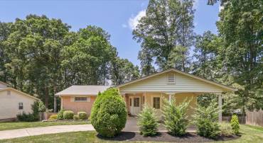 10020 EASTLAKE DR, FAIRFAX, Virginia 22032, 4 Bedrooms Bedrooms, ,2 BathroomsBathrooms,Residential,For sale,10020 EASTLAKE DR,VAFX2246446 MLS # VAFX2246446