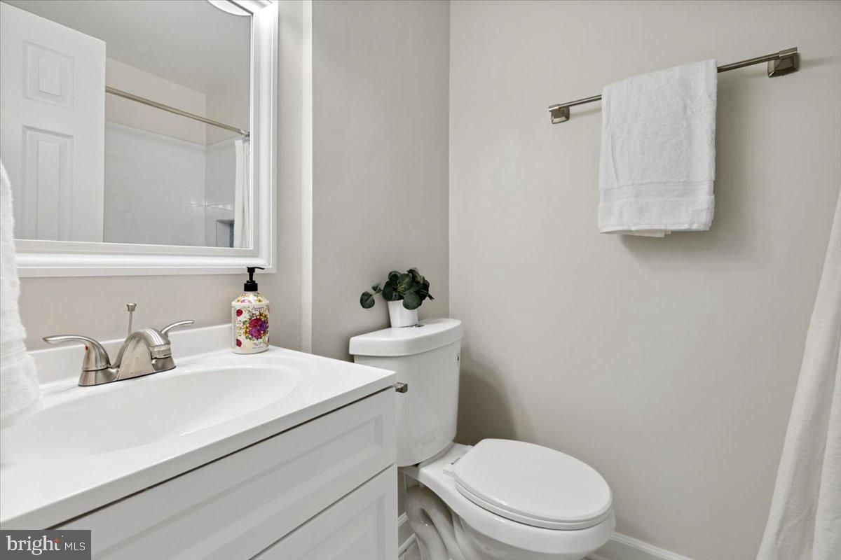 3373 S STAFFORD ST #A2, ARLINGTON, Virginia 22206, 1 Bedroom Bedrooms, ,2 BathroomsBathrooms,Residential,For sale,3373 S STAFFORD ST #A2,VAAR2058970 MLS # VAAR2058970