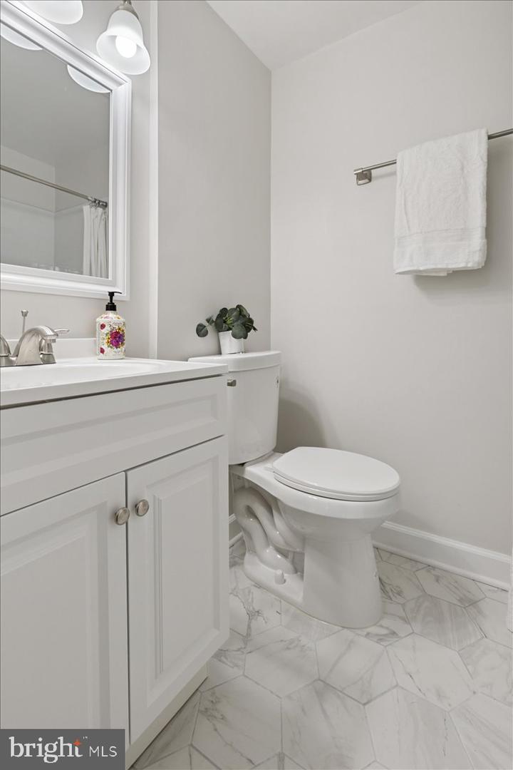 3373 S STAFFORD ST #A2, ARLINGTON, Virginia 22206, 1 Bedroom Bedrooms, ,2 BathroomsBathrooms,Residential,For sale,3373 S STAFFORD ST #A2,VAAR2058970 MLS # VAAR2058970