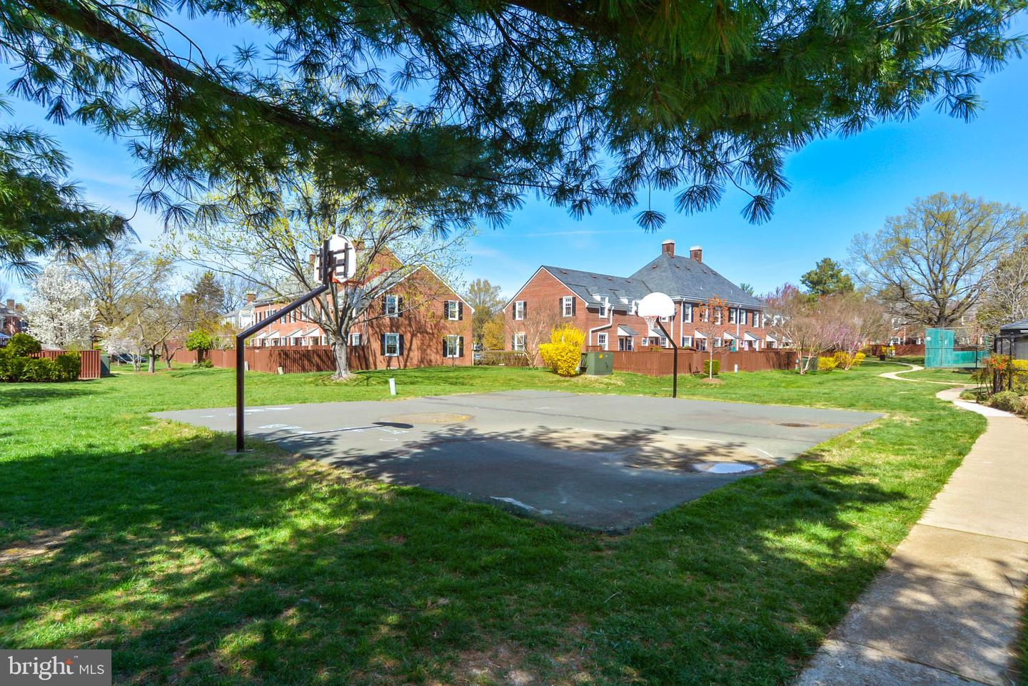 3373 S STAFFORD ST #A2, ARLINGTON, Virginia 22206, 1 Bedroom Bedrooms, ,2 BathroomsBathrooms,Residential,For sale,3373 S STAFFORD ST #A2,VAAR2058970 MLS # VAAR2058970