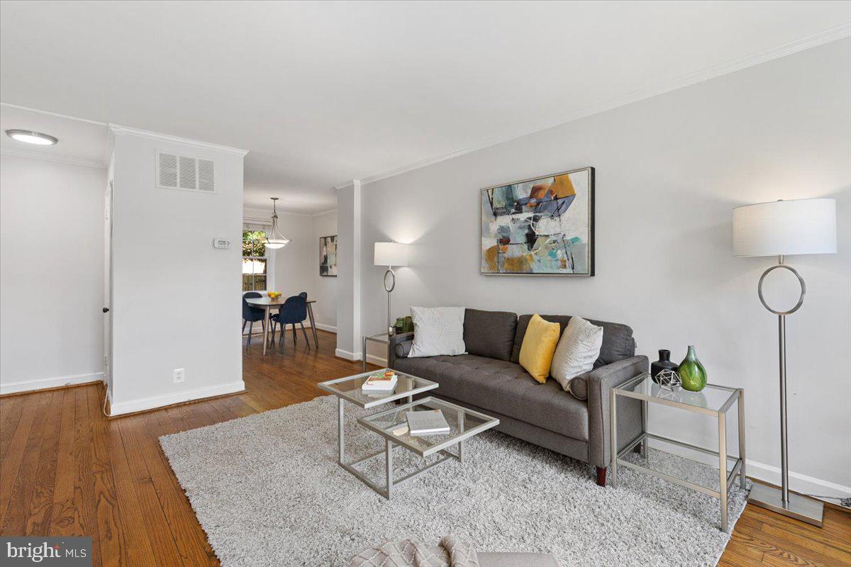3373 S STAFFORD ST #A2, ARLINGTON, Virginia 22206, 1 Bedroom Bedrooms, ,2 BathroomsBathrooms,Residential,For sale,3373 S STAFFORD ST #A2,VAAR2058970 MLS # VAAR2058970