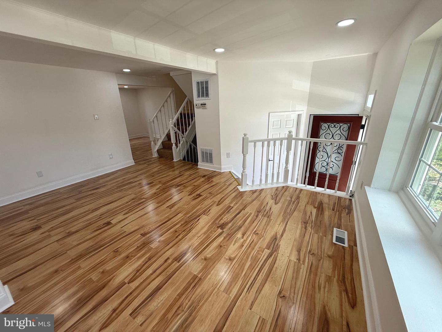 14725 WINDING LOOP, WOODBRIDGE, Virginia 22191, 3 Bedrooms Bedrooms, ,3 BathroomsBathrooms,Residential,For sale,14725 WINDING LOOP,VAPW2096706 MLS # VAPW2096706