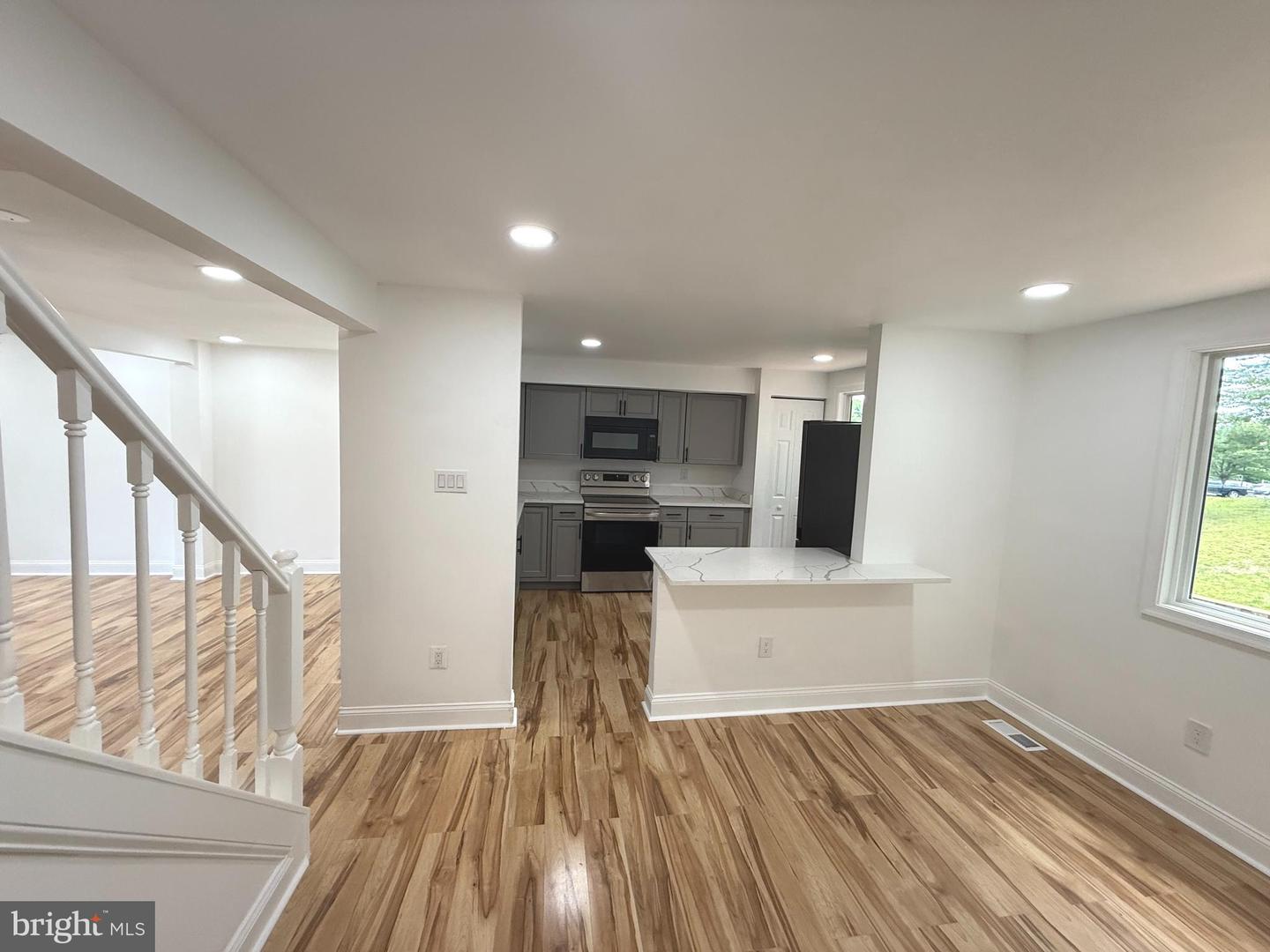 14725 WINDING LOOP, WOODBRIDGE, Virginia 22191, 3 Bedrooms Bedrooms, ,3 BathroomsBathrooms,Residential,For sale,14725 WINDING LOOP,VAPW2096706 MLS # VAPW2096706