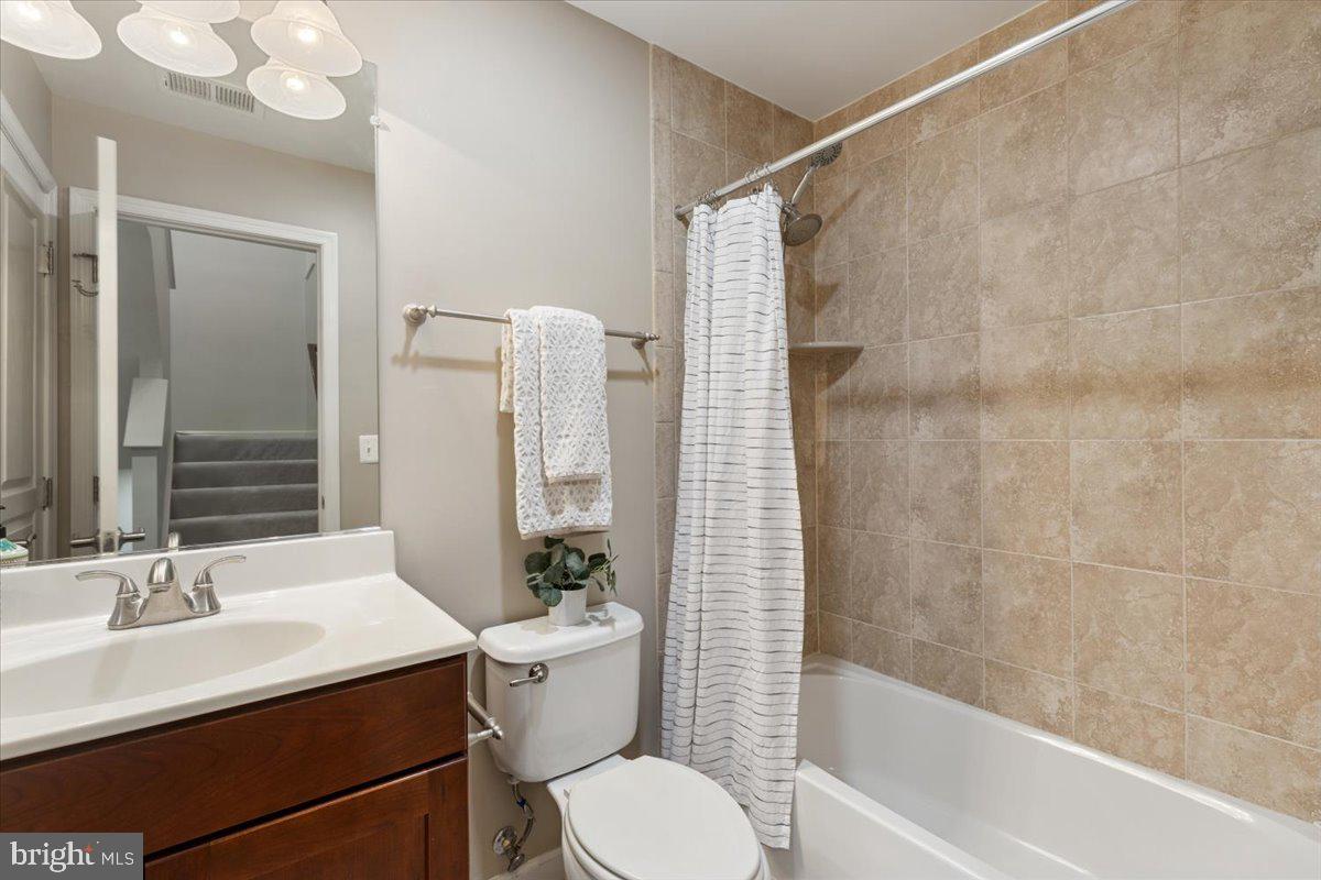 2519 S KENMORE CT, ARLINGTON, Virginia 22206, 4 Bedrooms Bedrooms, ,3 BathroomsBathrooms,Residential,For sale,2519 S KENMORE CT,VAAR2059030 MLS # VAAR2059030