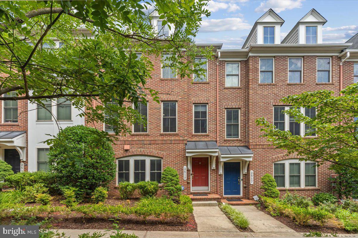 2519 S KENMORE CT, ARLINGTON, Virginia 22206, 4 Bedrooms Bedrooms, ,3 BathroomsBathrooms,Residential,For sale,2519 S KENMORE CT,VAAR2059030 MLS # VAAR2059030