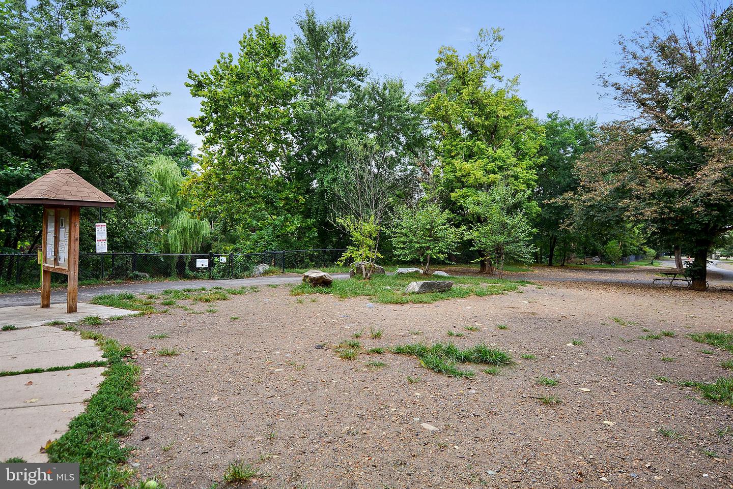 2519 S KENMORE CT, ARLINGTON, Virginia 22206, 4 Bedrooms Bedrooms, ,3 BathroomsBathrooms,Residential,For sale,2519 S KENMORE CT,VAAR2059030 MLS # VAAR2059030