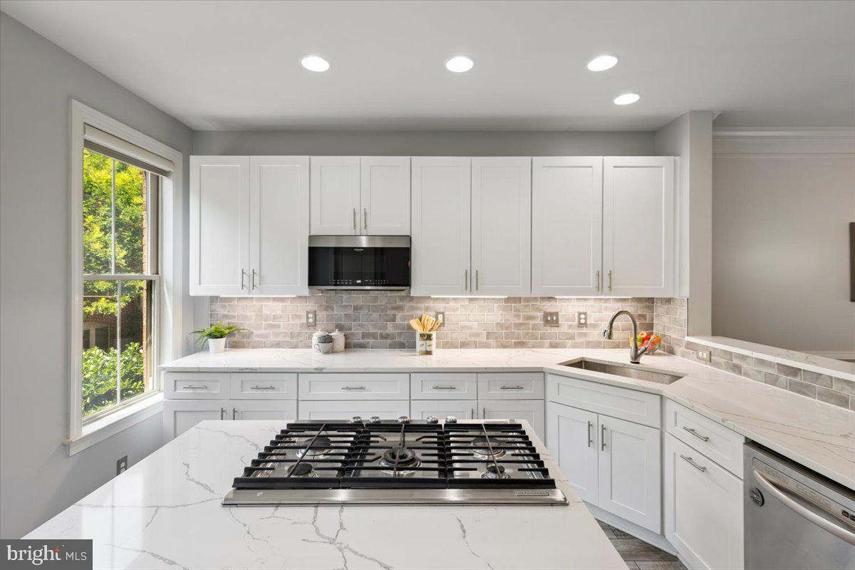 2519 S KENMORE CT, ARLINGTON, Virginia 22206, 4 Bedrooms Bedrooms, ,3 BathroomsBathrooms,Residential,For sale,2519 S KENMORE CT,VAAR2059030 MLS # VAAR2059030