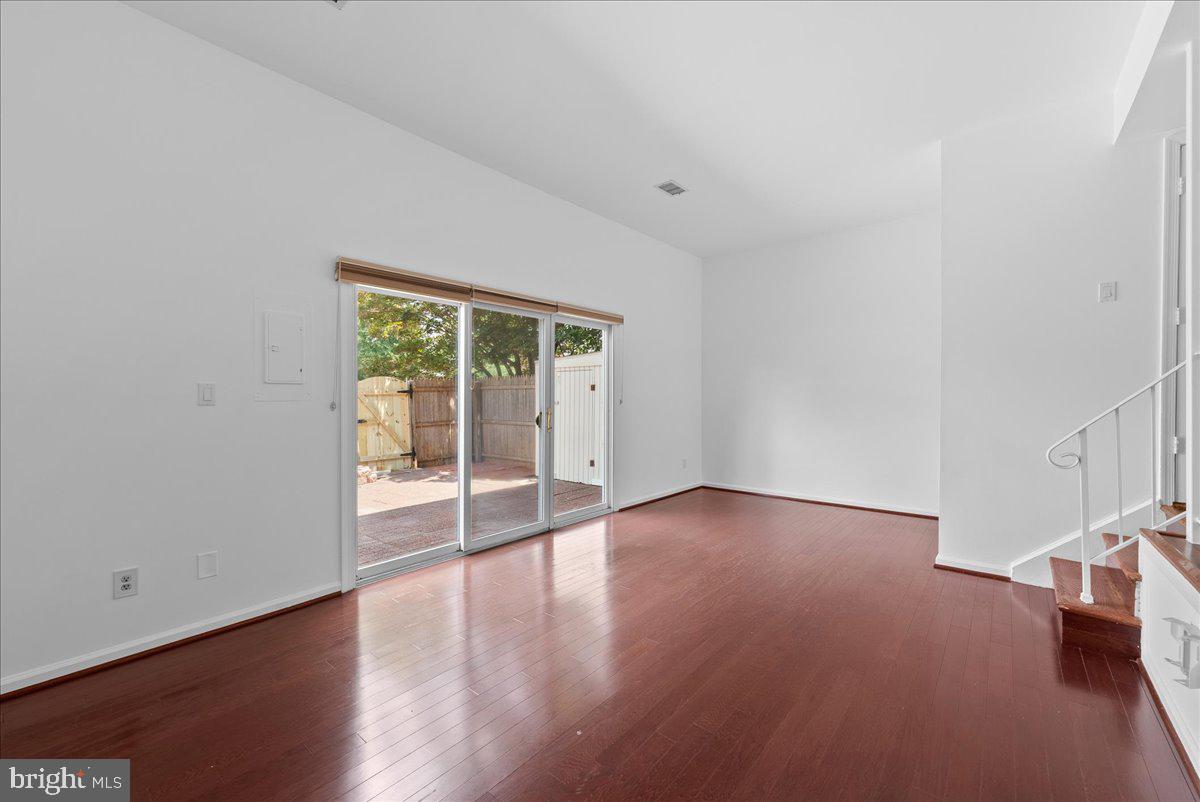 8356 FORRESTER BLVD #470, SPRINGFIELD, Virginia 22152, 3 Bedrooms Bedrooms, ,2 BathroomsBathrooms,Residential,For sale,8356 FORRESTER BLVD #470,VAFX2247148 MLS # VAFX2247148