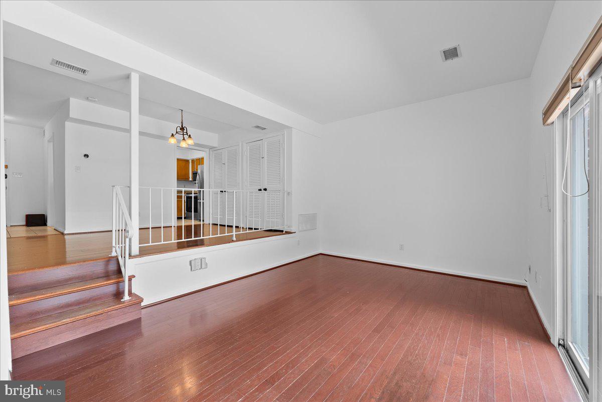 8356 FORRESTER BLVD #470, SPRINGFIELD, Virginia 22152, 3 Bedrooms Bedrooms, ,2 BathroomsBathrooms,Residential,For sale,8356 FORRESTER BLVD #470,VAFX2247148 MLS # VAFX2247148