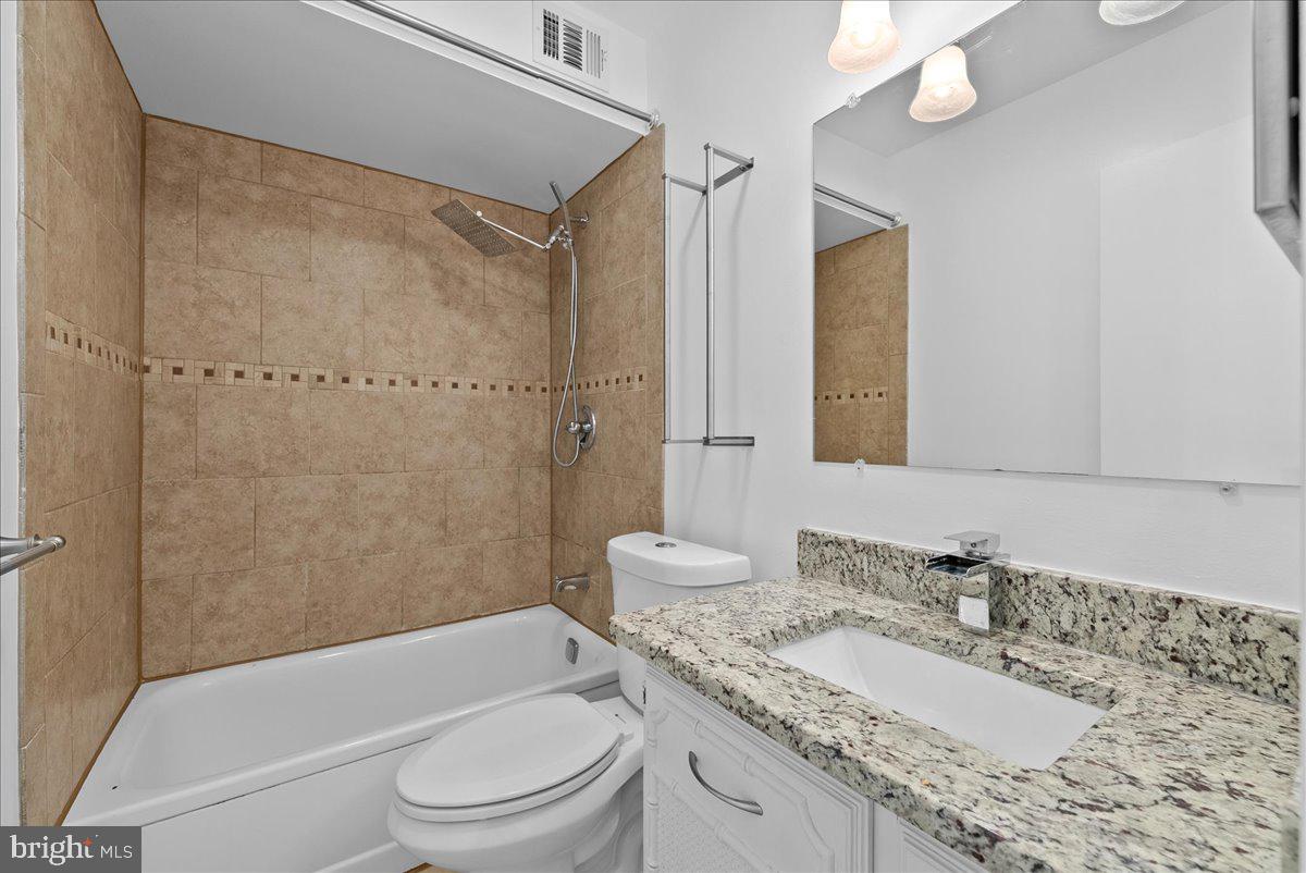 8356 FORRESTER BLVD #470, SPRINGFIELD, Virginia 22152, 3 Bedrooms Bedrooms, ,2 BathroomsBathrooms,Residential,For sale,8356 FORRESTER BLVD #470,VAFX2247148 MLS # VAFX2247148